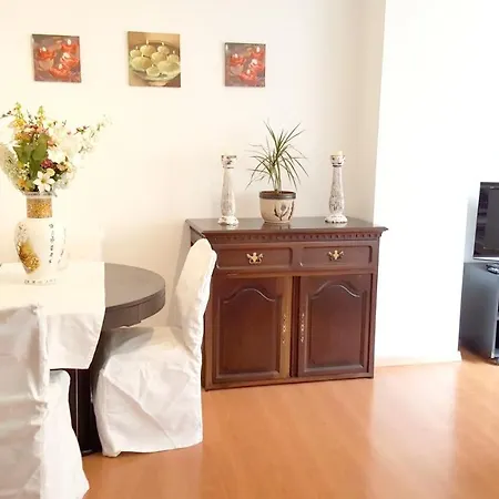 Spacious In With Balcony And Parking