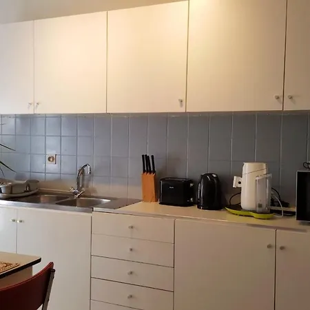 Spacious In With Balcony And Parking