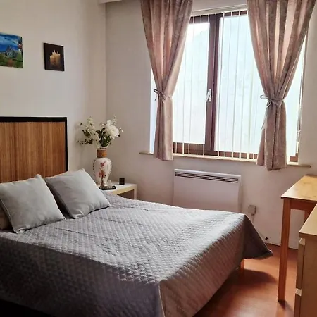 Spacious In With Balcony And Parking * Ostend