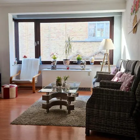 Spacious In With Balcony And Parking Ostend