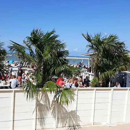 Spacious In With Balcony And Parking Appartement Ostende